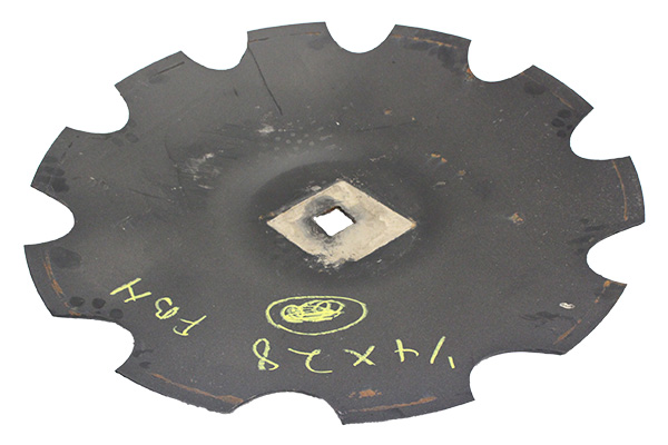 28" x 7.50mm - Notched Raised Flat Center of 8" With 1.1/2" Sq. Axle